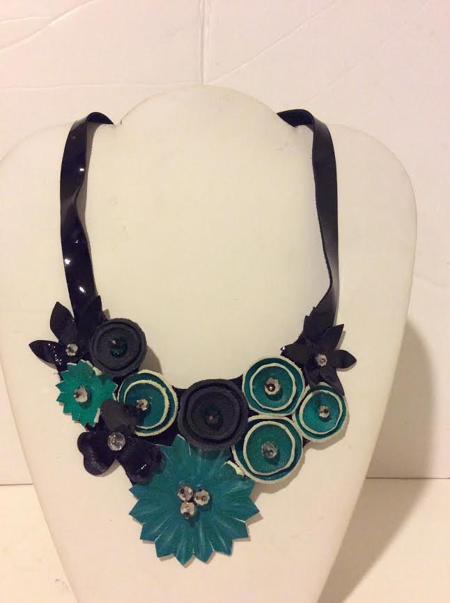 Grüne Und Schwarze Verstellbare Leder Halsband Halskette von EmeliaHart