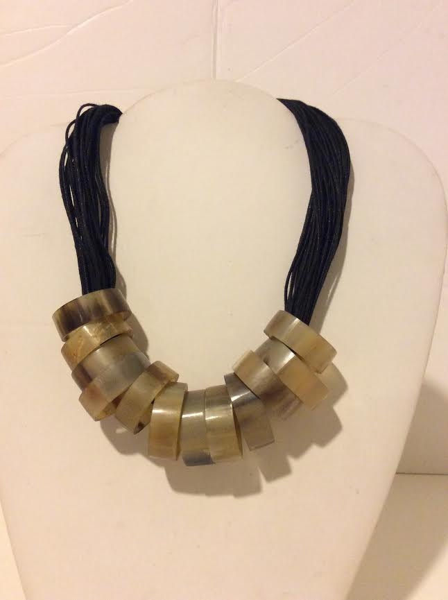 Kurze Naturhorn Kreise Anweisung Halskette von EmeliaHart