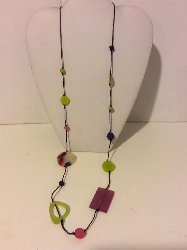 Lange Halskette Grün Und Lila Zarte Harz Lange Halskette Grün Und Lila Zarte Harz von EmeliaHart