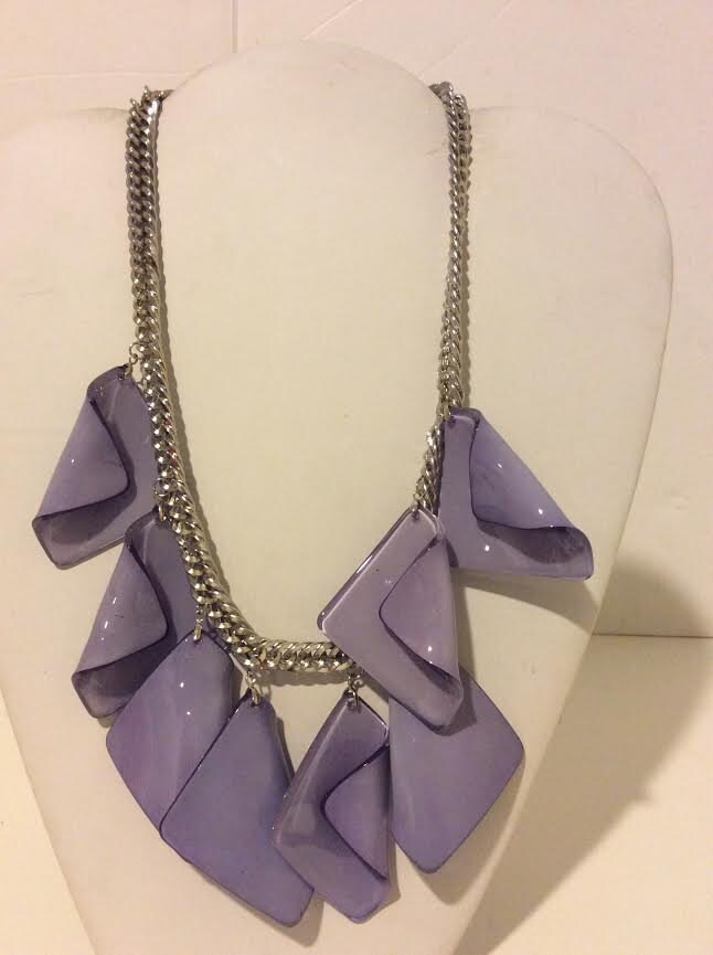 Lavendel-Harz Klobige Kurze Eindeutige Erklärung Halskette Lavendel-Harz Klobige Kurze Eindeutige Erklärung Halskette von EmeliaHart