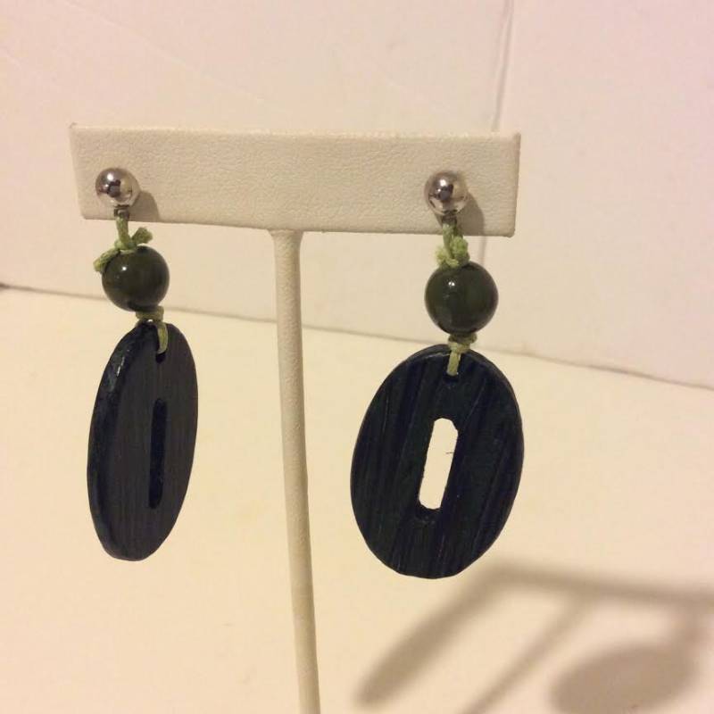 Long Grün Oval Holz Art-Deco Ohrringe von EmeliaHart