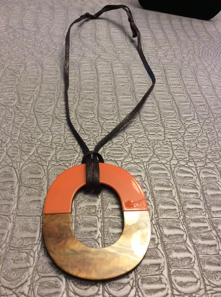 Orange Und Natürliche Verstellbare Länge Große Harz Anhänger Halskette Orange Und Natürliche Verstellbare Länge Große Harz Anhänger Halskette von EmeliaHart