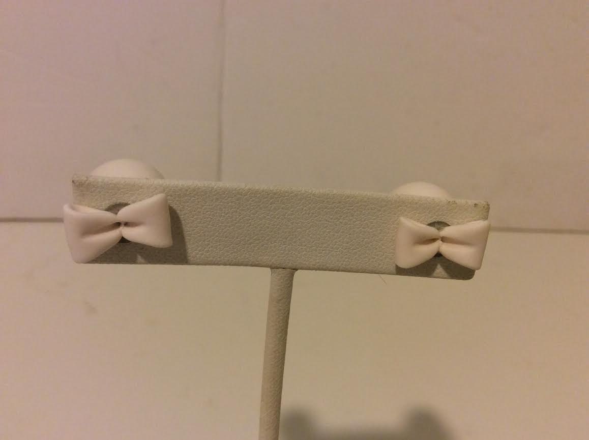 Polymer Clay Zwei Stück Bogen Ohrringe von EmeliaHart