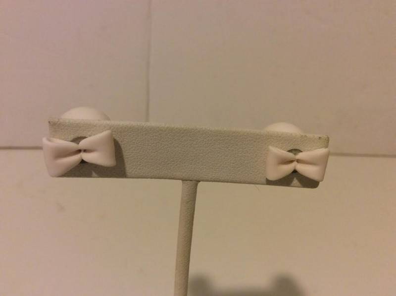 Polymer Clay Zwei Stück Bogen Ohrringe von EmeliaHart