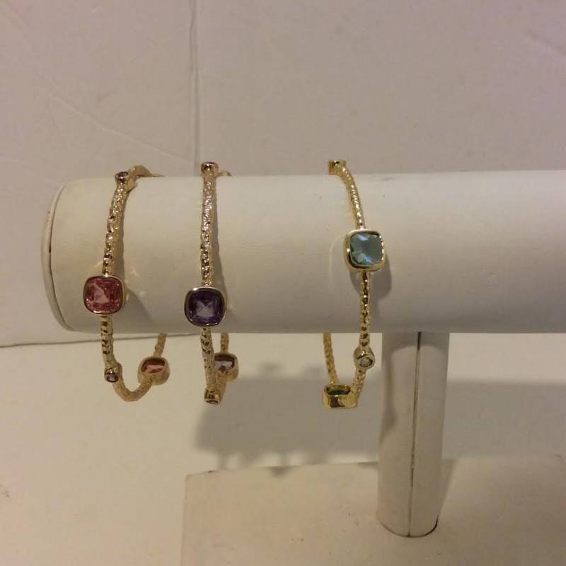 Satz Von 3 Kleinen Viereck Rosa Blau Und Lavendel Gold Farbigen Armreifen Armbänder von EmeliaHart
