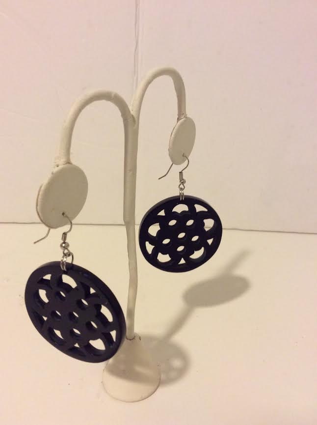 Schwarz Lackiertes Buffalo Horn Klobige Kreis Creolen Schwarz Lackiertes Buffalo Horn Klobige Kreis Creolen von EmeliaHart