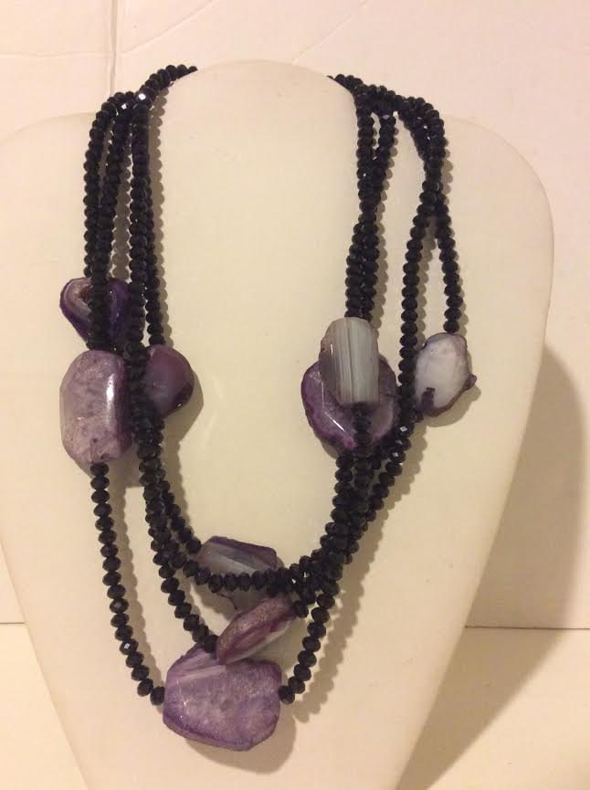 Schwarz Onyx Perlen Geschichteten Collier Mit Lila Achat Schwarz Onyx Perlen Geschichteten Collier Mit Lila Achat von EmeliaHart