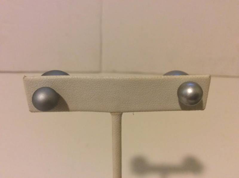 Silber Matt Zwei Stück Perlen Ohrringe von EmeliaHart