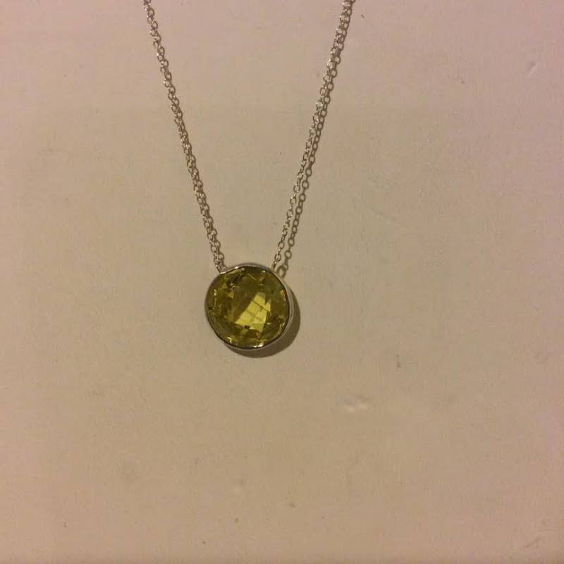 Sterling Silber Und Kalk Zierlich Drop Kreis Facettierten Stein Halskette Sterling Silber Und Kalk Zierlich Drop Kreis Facettierten Stein Halskette von EmeliaHart