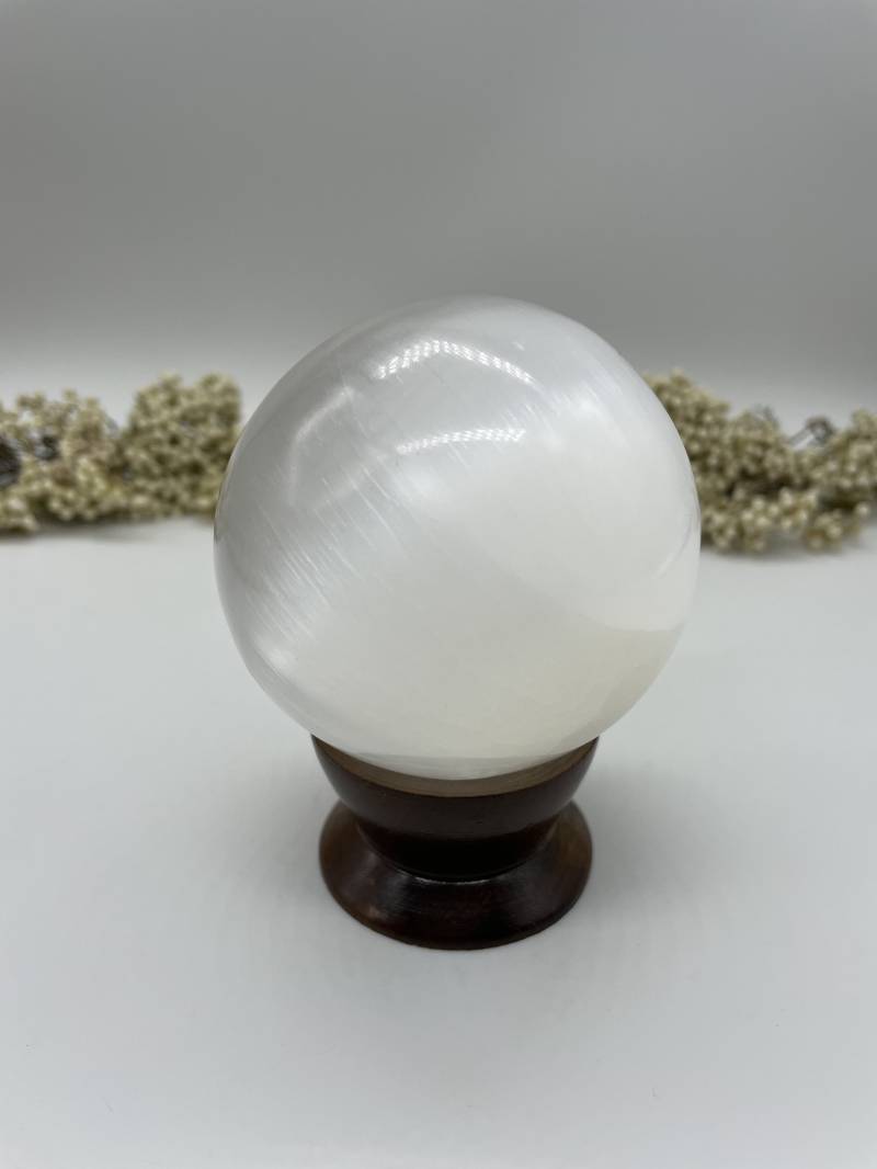 Selenit Kugel Selenit Kugel von EmeliesLovelyThings