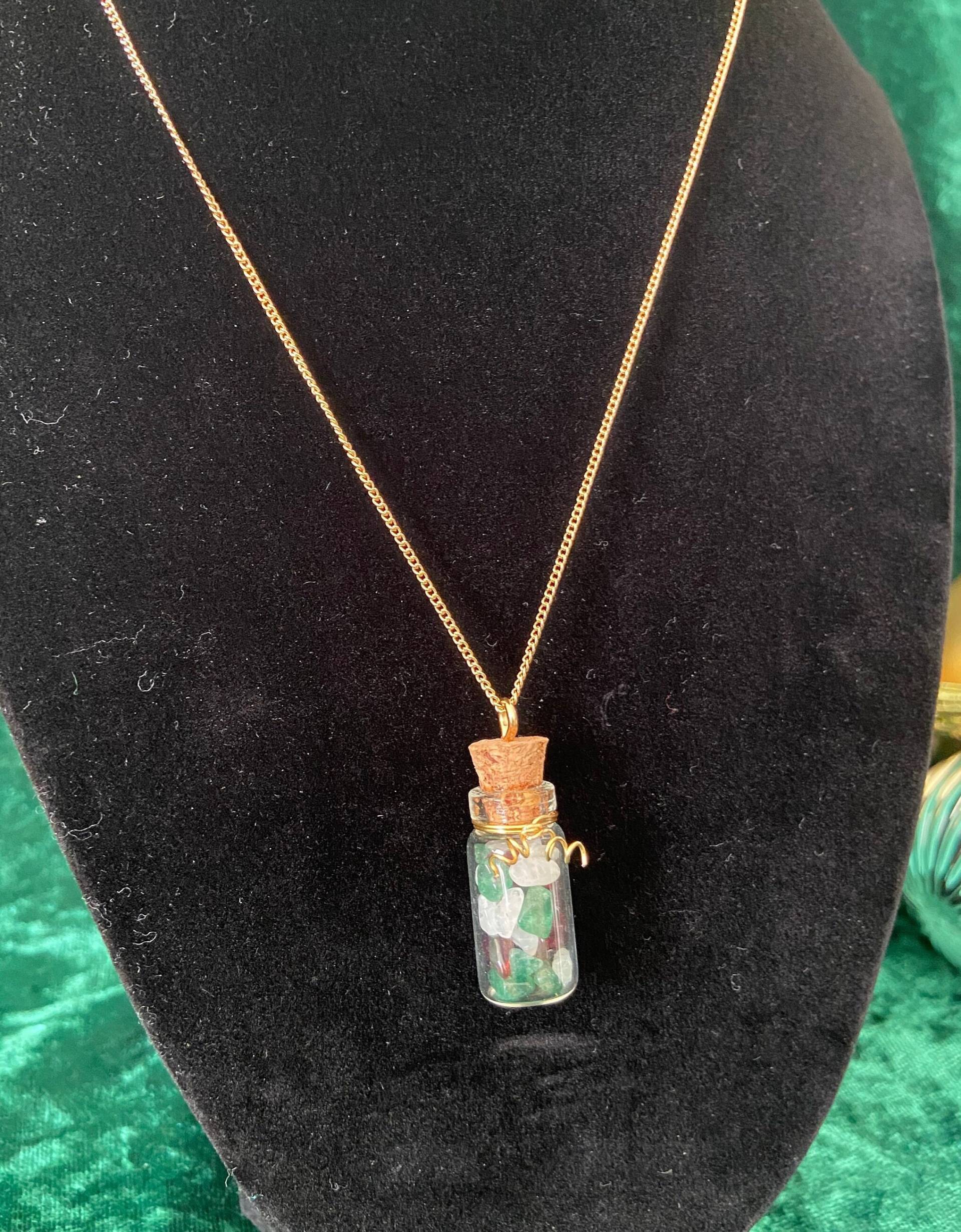 Festliche Kristallflasche Halskette von EmeraldCrystalations