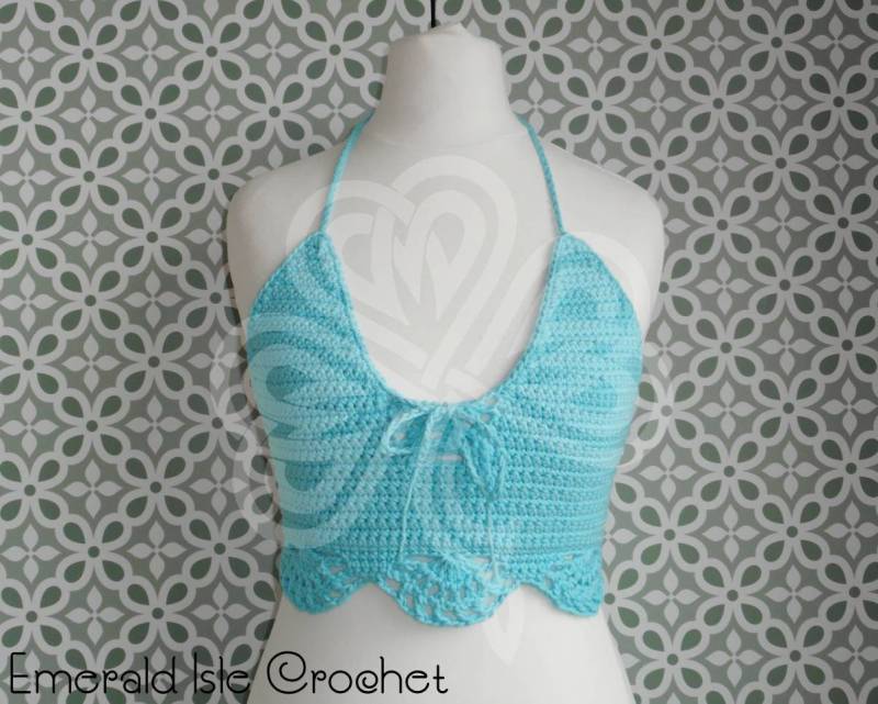 Handgemachte Häkeln Hell Blau Neckholder Bralette Crop Top - Klein | 30" Bis 32" Büste Muster Von Mermaidcatdesigns von EmeraldIsleCrochet