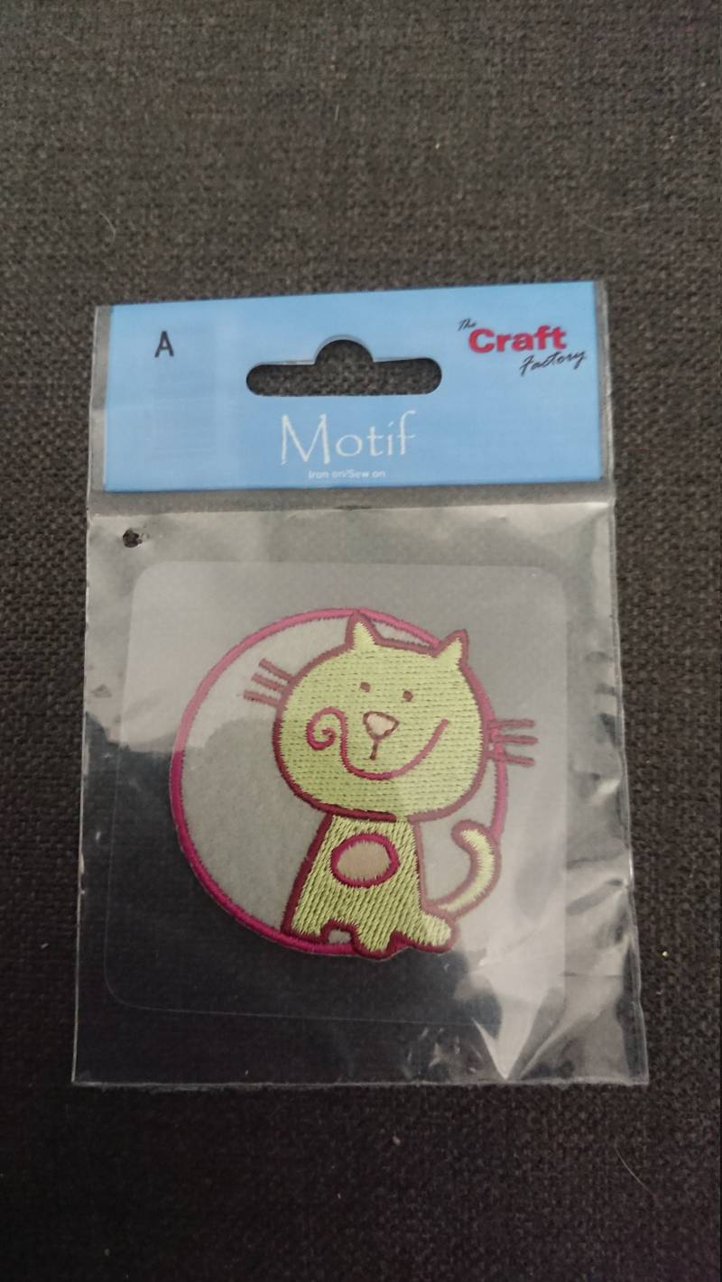 Handwerk-Fabrik, Eisen Auf/Nähen Motiv, Katze Mit Kreisförmigen Hintergrund von EmeraldIsleDesign