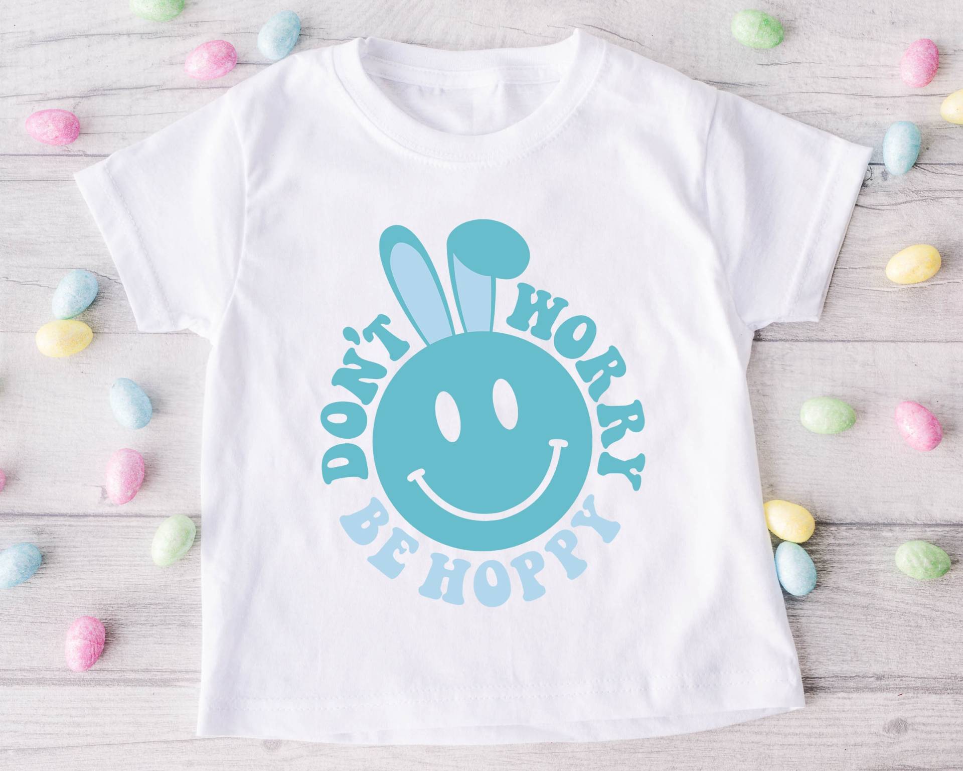 Dont Worry Be Hoppy Shirt, Retro Oster Shirt Kleinkind, Osterhase Ostern Party Tshirt, Junge Mädchen Ostershirt von EmeraldandJadeCo