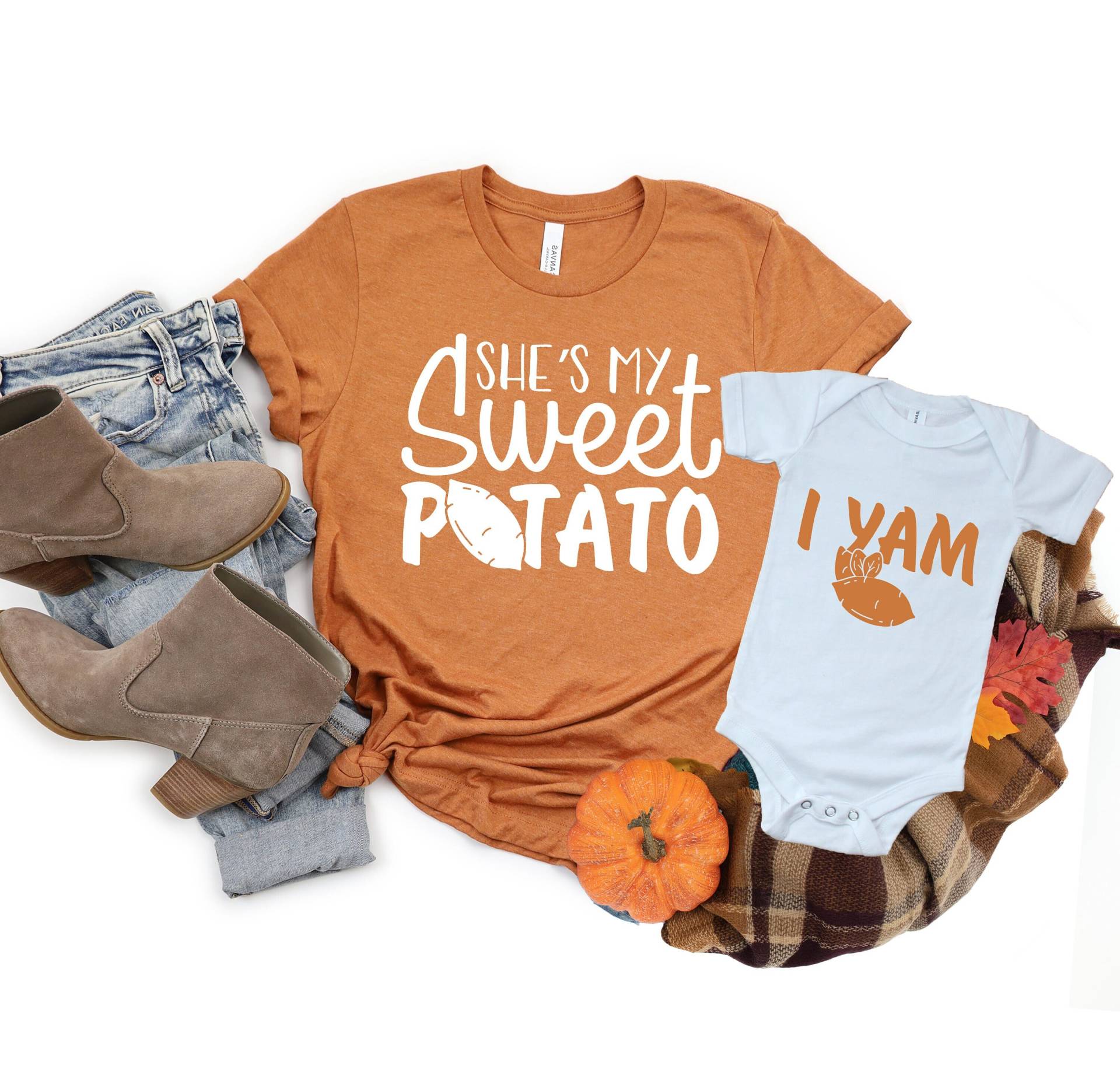 Mommy & Me Shirts, He/She Is My Sweet Potato Shirt | Lustiges Mama Tochter Sohn Passendes Baby Outfit Geschenk von EmeraldandJadeCo