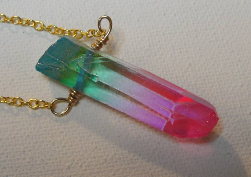 (4 Atemberaubende Rosa Und Blauen Kristall Auf 14 K Gold Gefüllt Kette Draht. Etwa 30" Lange Kette (4 Atemberaubende Rosa Und Blauen Kristall Auf 14 K Gold Gefüllt Kette Draht. Etwa 30" Lange Kette von EmeraldeEnterprises