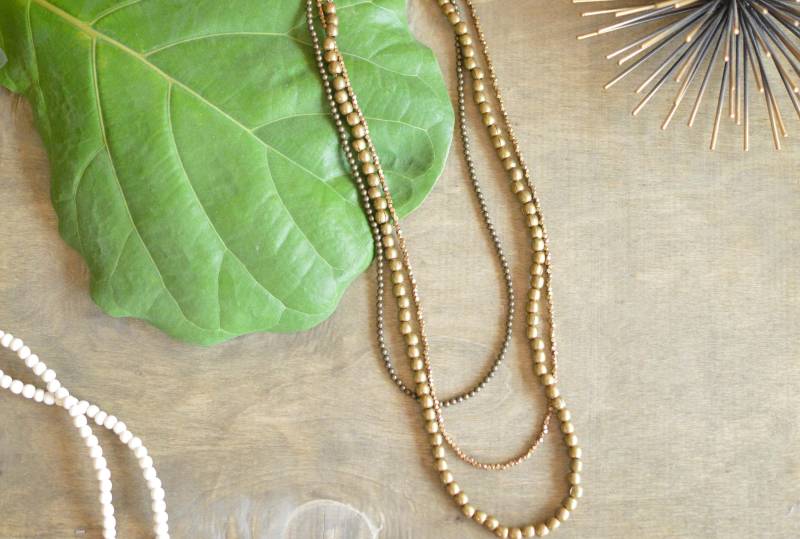 Drei Stranded Layered Gold Und Messing Statement Halskette Drei Stranded Layered Gold Und Messing Statement Halskette von EmerlyAnson
