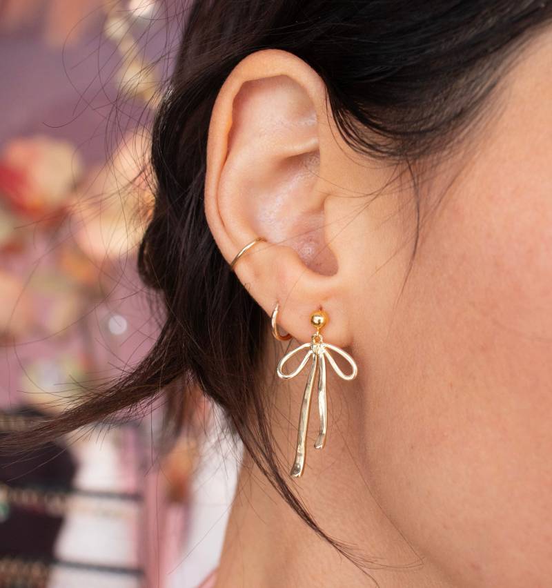 Bogen Ohrstecker | Gold Ohrringe Valentinstag Braut Statement Abschlussgeschenk Urlaub Schmuck von EmeryandOpal