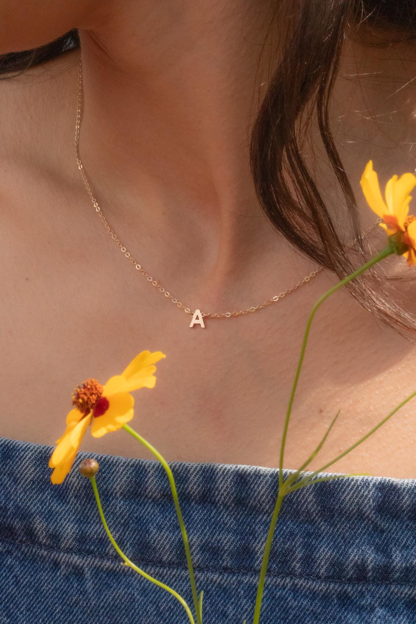 Erste Halskette Gold | Buchstabe Personalisiertes Geschenk Individuelles Namen Kinder Neue Mutter von EmeryandOpal