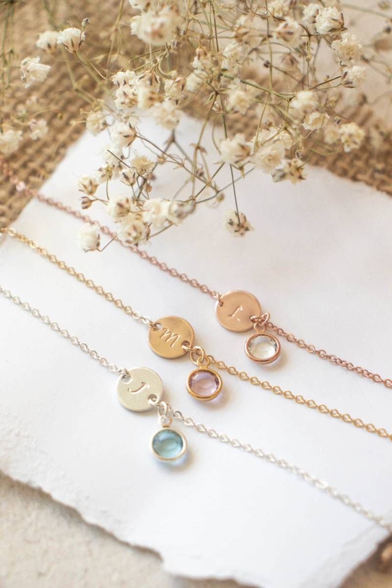 Geburtsstein Initial Armband | Personalisierte Brautjungfer 925 Silber Bettelarmband von EmeryandOpal