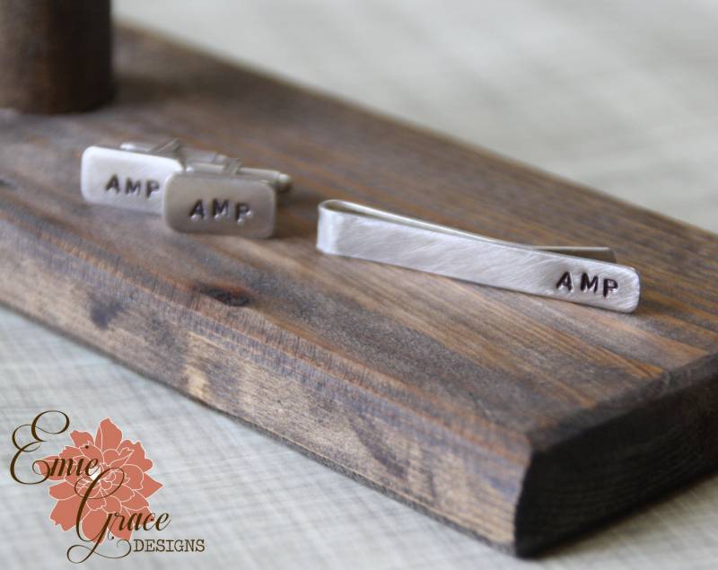 Benutzerdefinierte Krawattenklammer, Sterling Silber Initialen, Gebürstet, Hand Gestempelt von EmieGraceDesigns