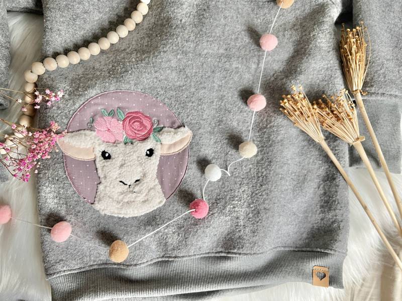 Boho Schaf Walk Graue Jacke Hoodie Wind Breaker von EmiliasTraumwerkstat