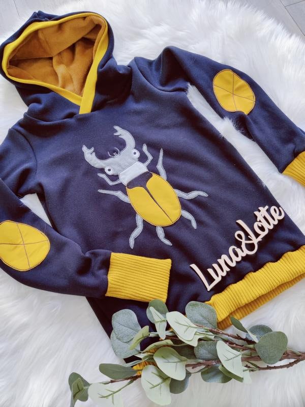 Käfer Hoodie Kuschel Alpenfleece Dunkelblau Senffarben Waldorf Hirschkäfer von EmiliasTraumwerkstat