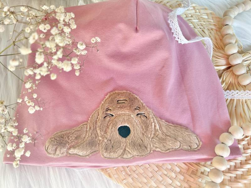 Kinder Beanie Mütze Mit Hund Und Wunschname in Altrosa von EmiliasTraumwerkstat