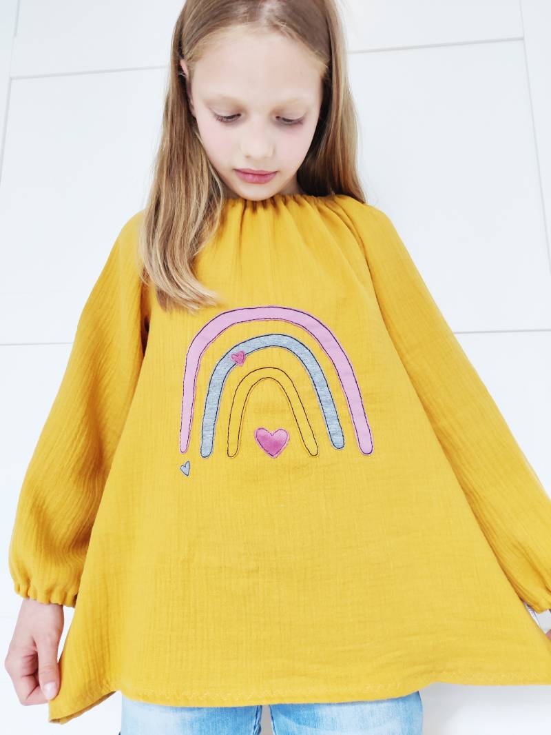 Musselin Regenbogen Tunika Einschulung Schule Schultüte Outfit Senfgelb Langarm Oder Kurzarm Rainbow von EmiliasTraumwerkstat