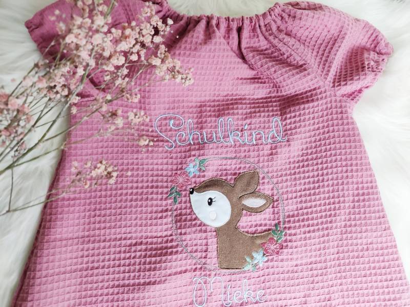 Schulkind Kleid Für Kinder Bestickt Mit Rehkitz Im Blumenkranz Gr. 68 - 140 Waffelpique Einschulung Schulanfang von EmiliasTraumwerkstat