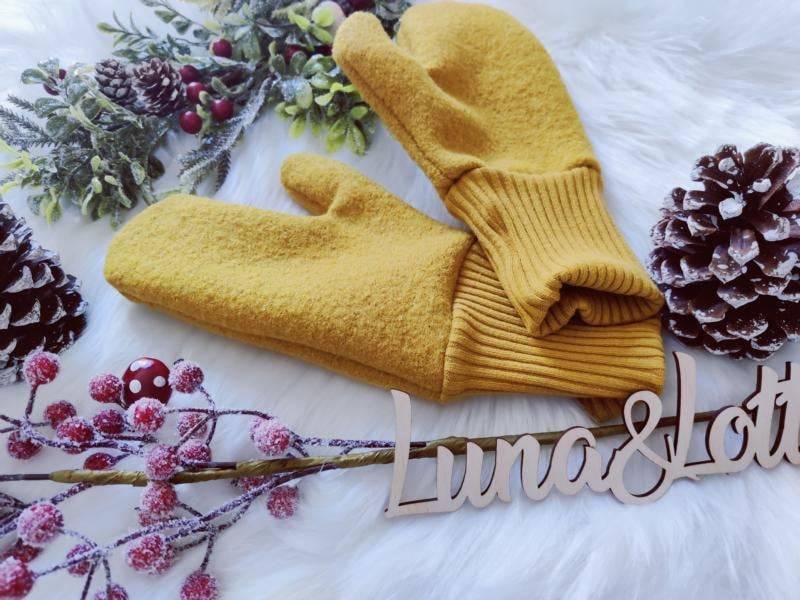 Winter Woll Handschuhe Für Mädchen Oder Damen Wolle Walk Senffarben Waldorf von EmiliasTraumwerkstat
