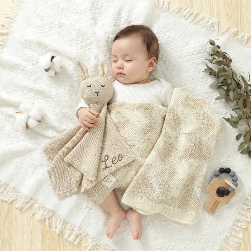 Personalisierbares Schmusetuch Hase - Kuscheltuch Aus Bio-Baumwolle Baby Geschenk Zur Geburt Oder Taufe in Bestickte Tüte Verpackt von EmiliaundMatteo