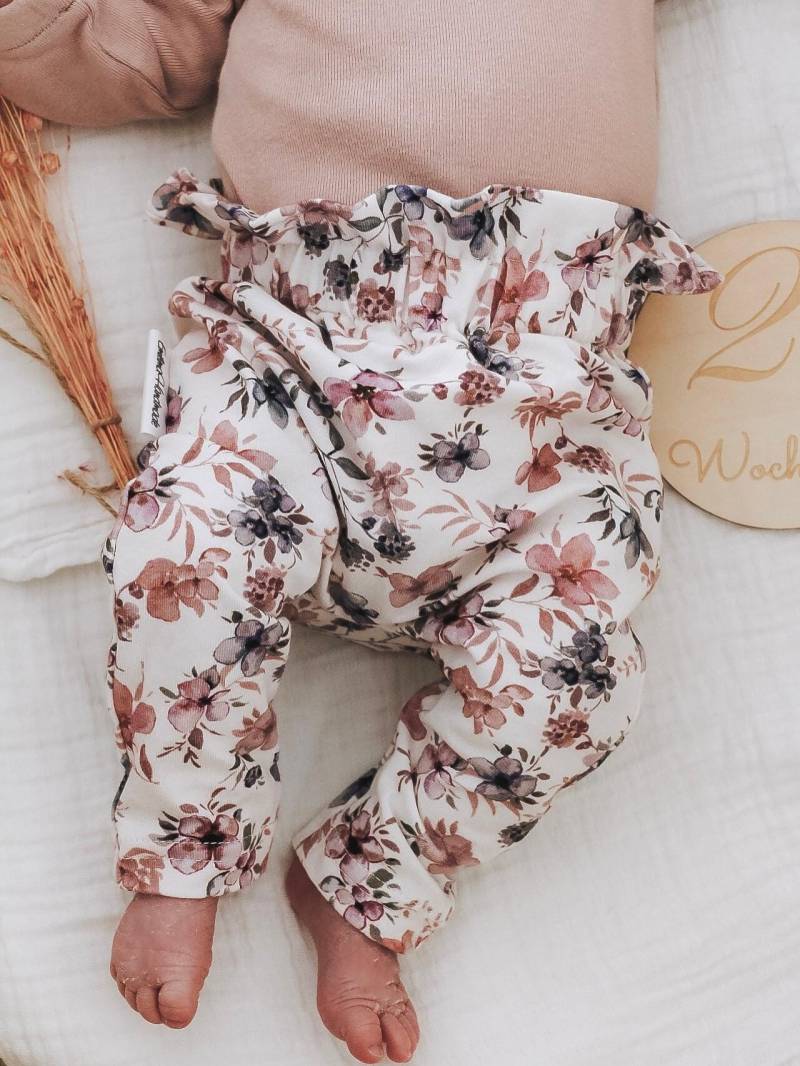 Paperbagpants Paperbaghose Floral Baby Mädchen Kleinkind von EmilimaHandmade