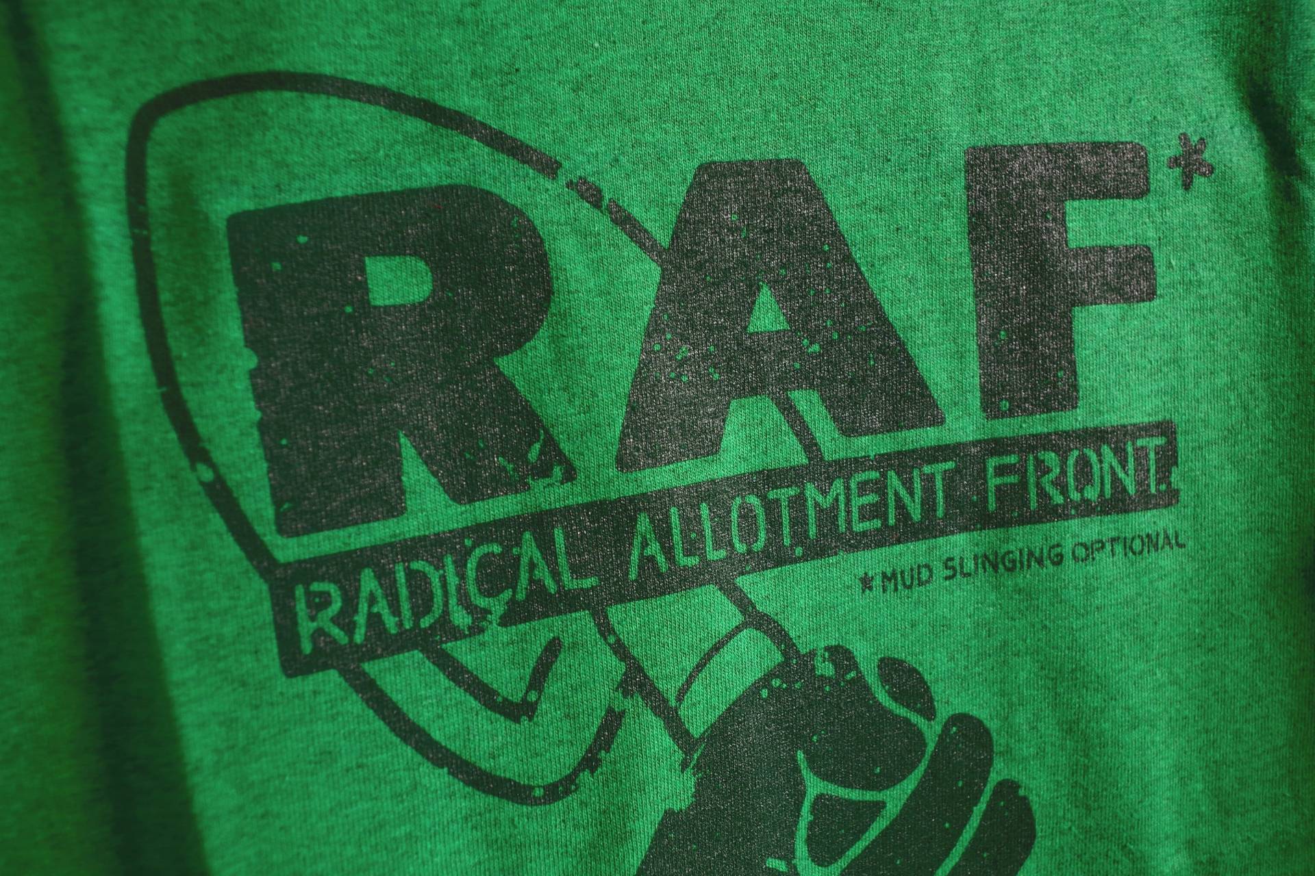 Raf | Radical Allotment Front T-Shirt - Altgrün | Nur Noch Gr. S Und Xl Verfügbar Raf | Radical Allotment Front T-Shirt - Altgrün | Nur Noch Gr. S Und Xl Verfügbar von EmilyChappell