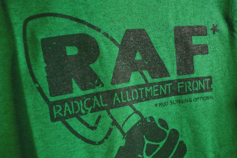 Raf | Radical Allotment Front T-Shirt - Altgrün | Nur Noch Gr. S Und Xl Verfügbar von EmilyChappell