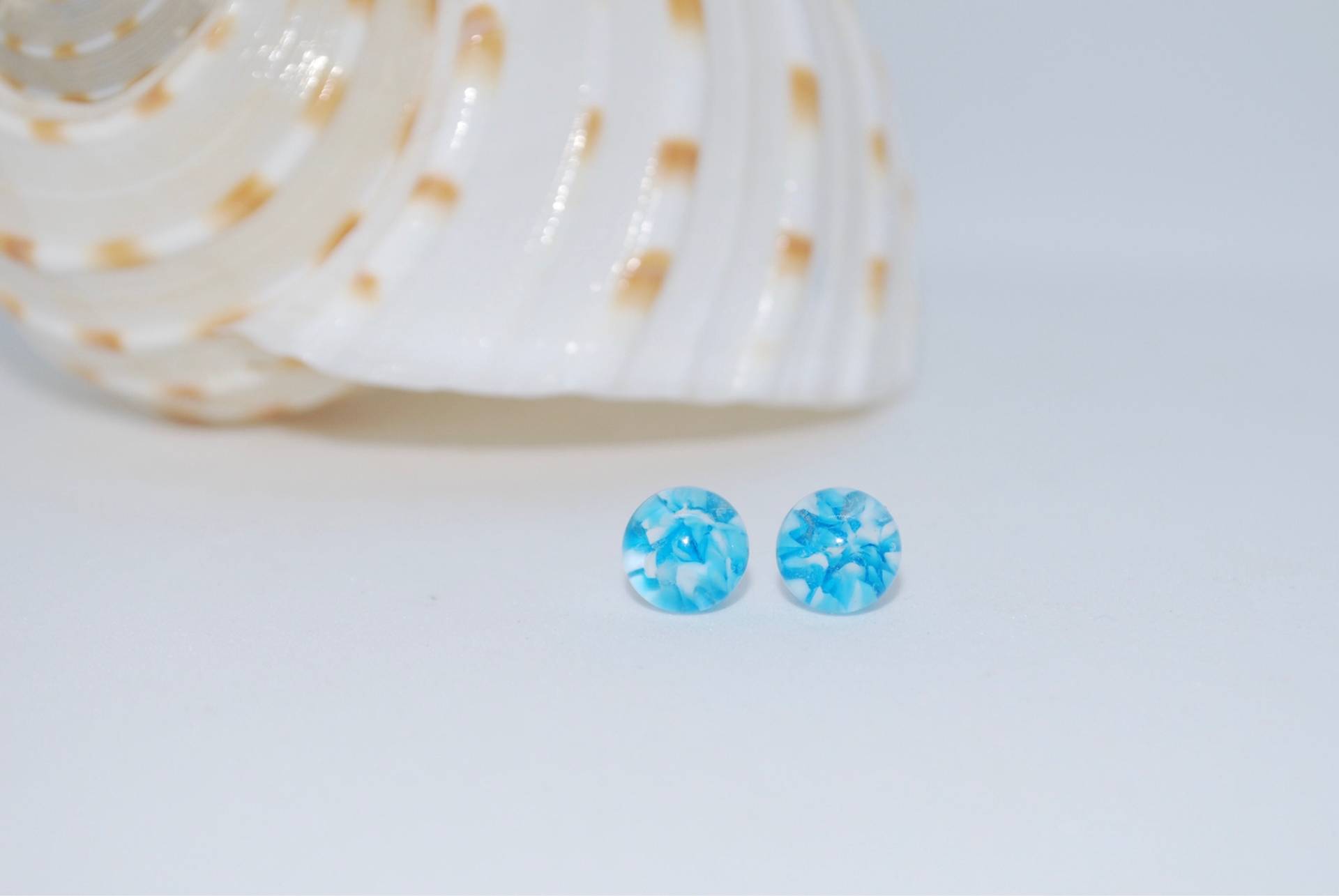 Blauer Himmel Handgefertigte Lampworked Glas Ohrstecker von EmilyJeanDesign