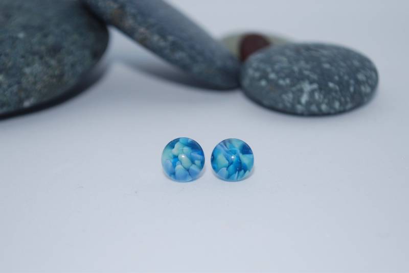 Flusstanz-Handgemachte Glasohrstecker von EmilyJeanDesign