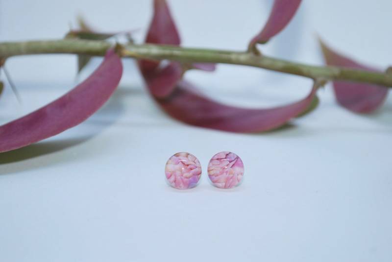 Handgemachte Glas Ohrstecker Mit Rosenmuster von EmilyJeanDesign