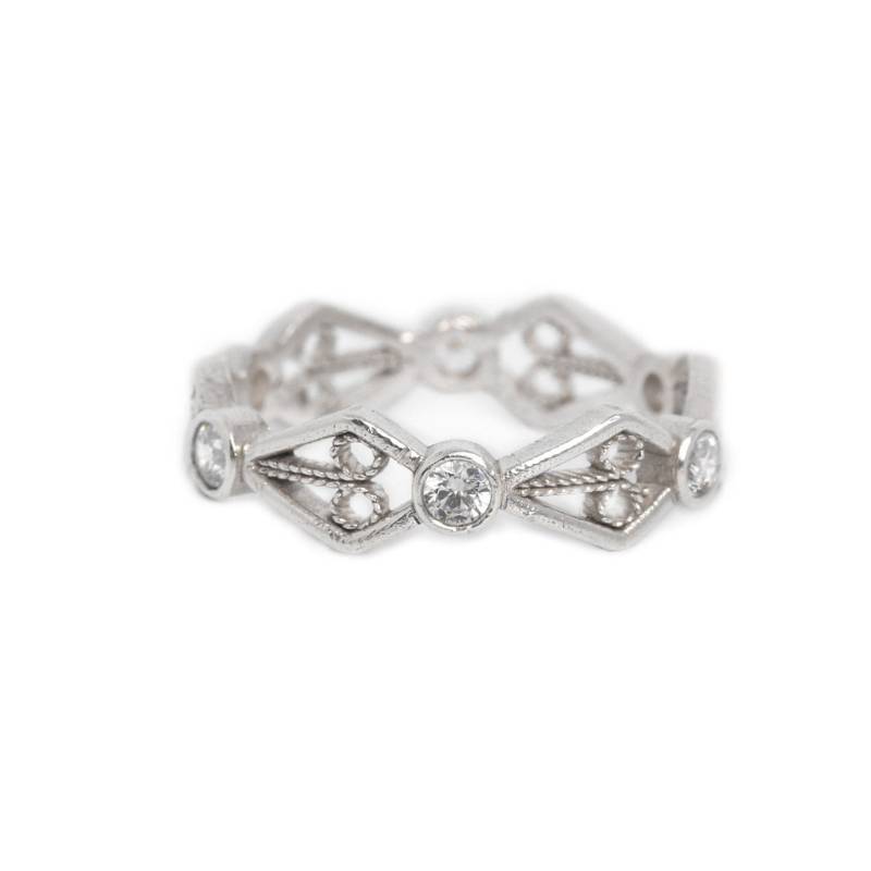 Filigraner Diamant Ehering - 14Kt Weißgold Spitzenring von EmilyKeiferJewels