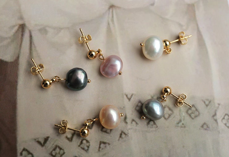 Perlenohrringe, Perle Ohrstecker, Ohrringe Gold, Minimal Schmuck, 5 Farben von EmilyandElena