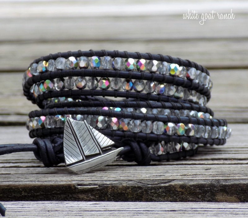 Lederarmband, Segelboot Schmuck, Strand, Boho, Glasperlen, Wickelarmband, 5x Wickeln, Blaues Leder von Emilyandthedogs