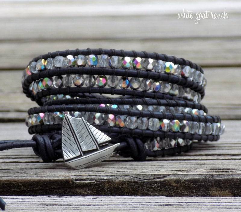 Lederarmband, Segelboot Schmuck, Strand, Boho, Glasperlen, Wickelarmband, 5x Wickeln, Blaues Leder von Emilyandthedogs
