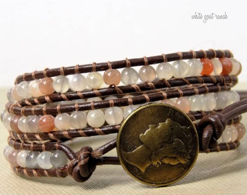 Mondstein, Wickelarmband, Schokobraunes Leder, Liberty Button, Boho Schmuck von Emilyandthedogs