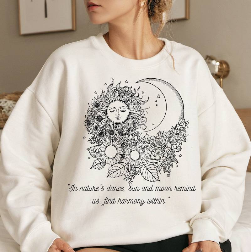 Sonne Und Mond Sweatshirt Celestial Astrology Design von EmilysCustomprints