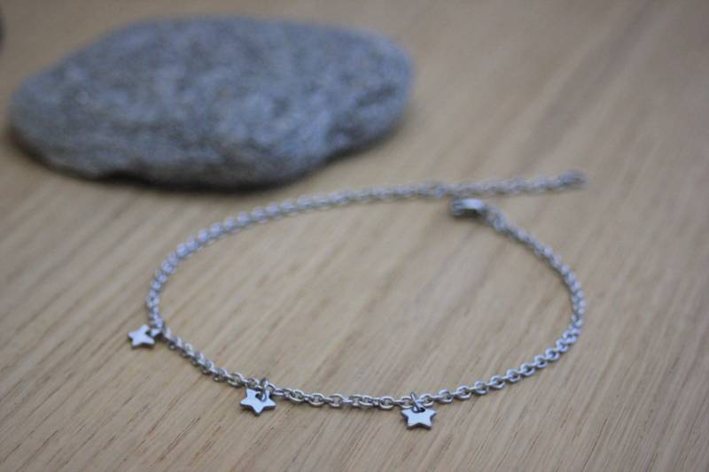 Armband Dübelkette 3 Kleine Sterne Aus Edelstahl Armband Dübelkette 3 Kleine Sterne Aus Edelstahl von EmmaFashionStyle