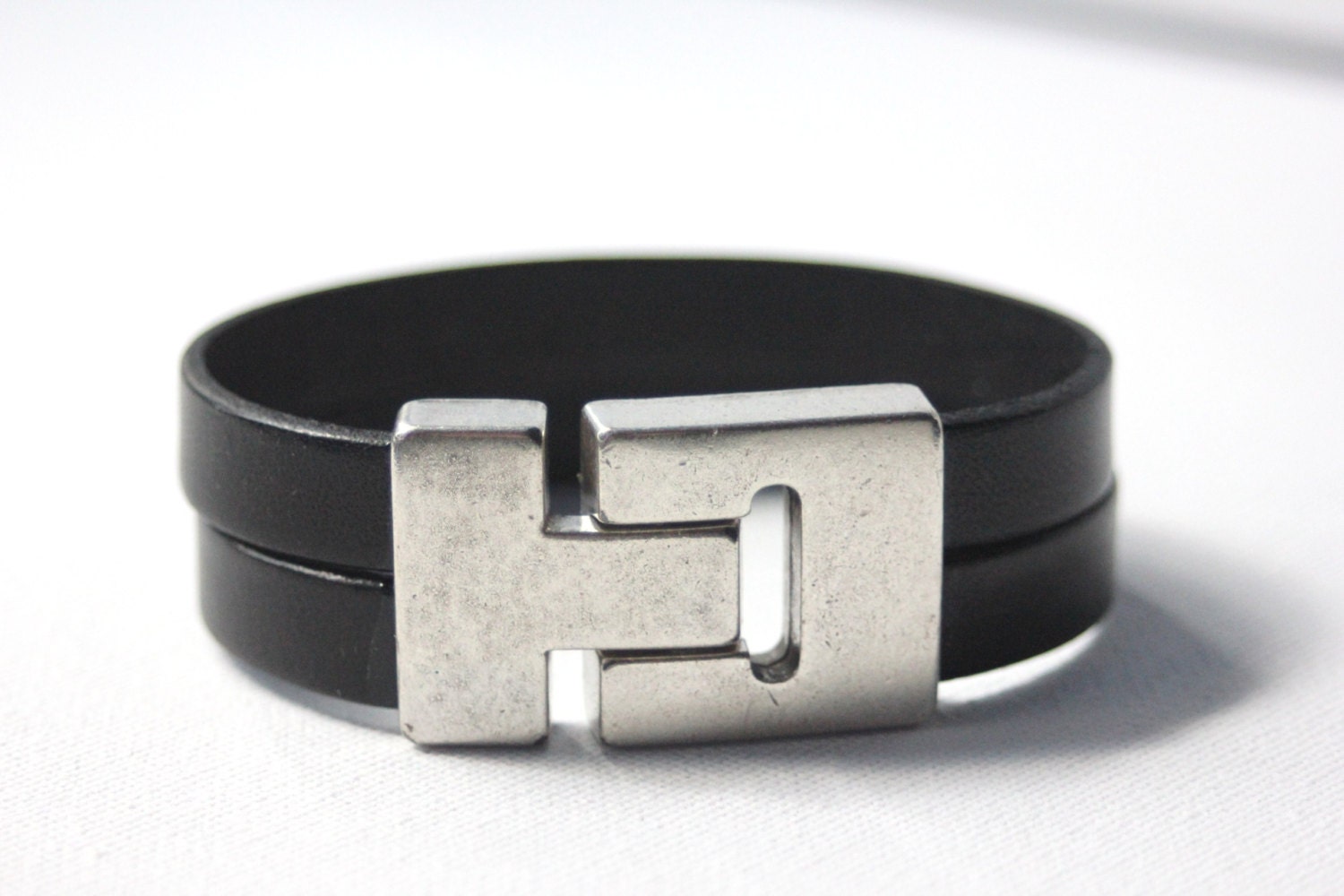 Herren Schwarzes Leder Manschette Armband 22mm Versilbert Magnetisierten Verschluss von EmmaFashionStyle