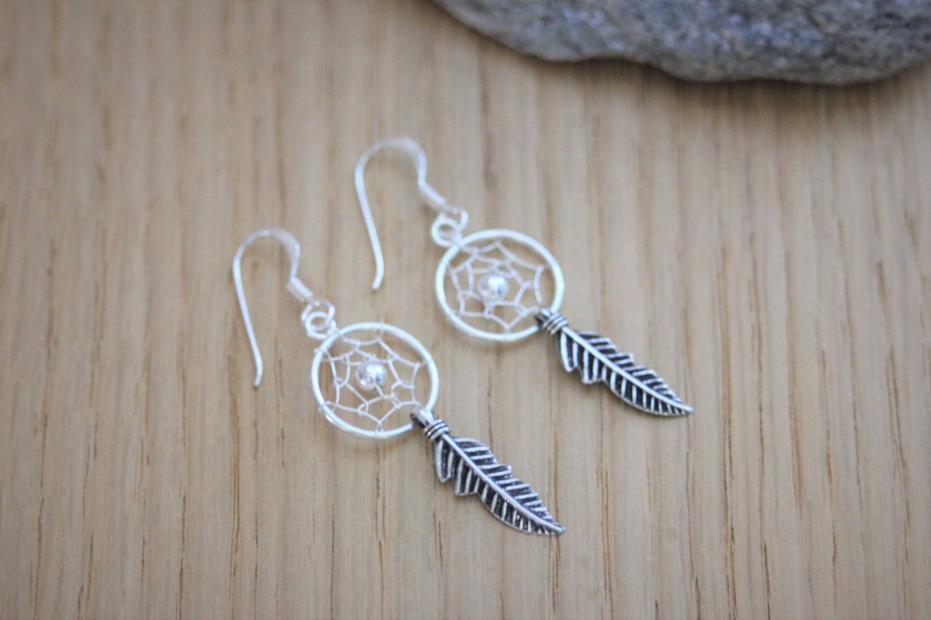 Traumfänger-Ohrringe Aus Massivem Silber Mit Feder Im Boho-Chic-stil Traumfänger-Ohrringe Aus Massivem Silber Mit Feder Im Boho-Chic-stil von EmmaFashionStyle