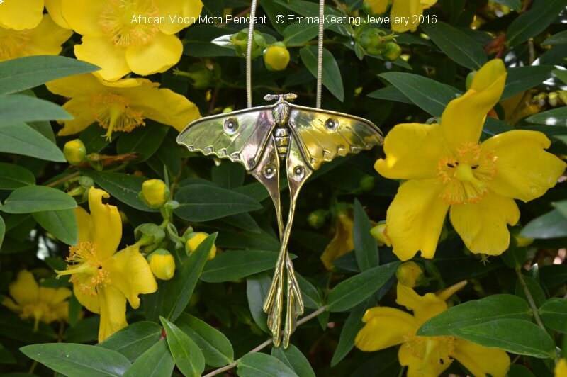 Emma Keating Anhänger Halskette - Madagaskar Mond Motte Handgemachter Schmuck Aus Der Natur Inspiriert von EmmaKeatingJewellery