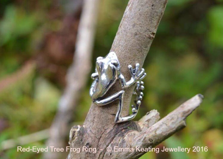 Rotaugen Laubfrosch Aus Sterlingsilber - Handgemachter Schmuck von EmmaKeatingJewellery