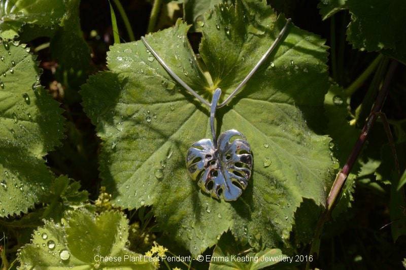 sterling Silber Monstera Blatt Halskette - Natur Inspirierter Schmuck von EmmaKeatingJewellery